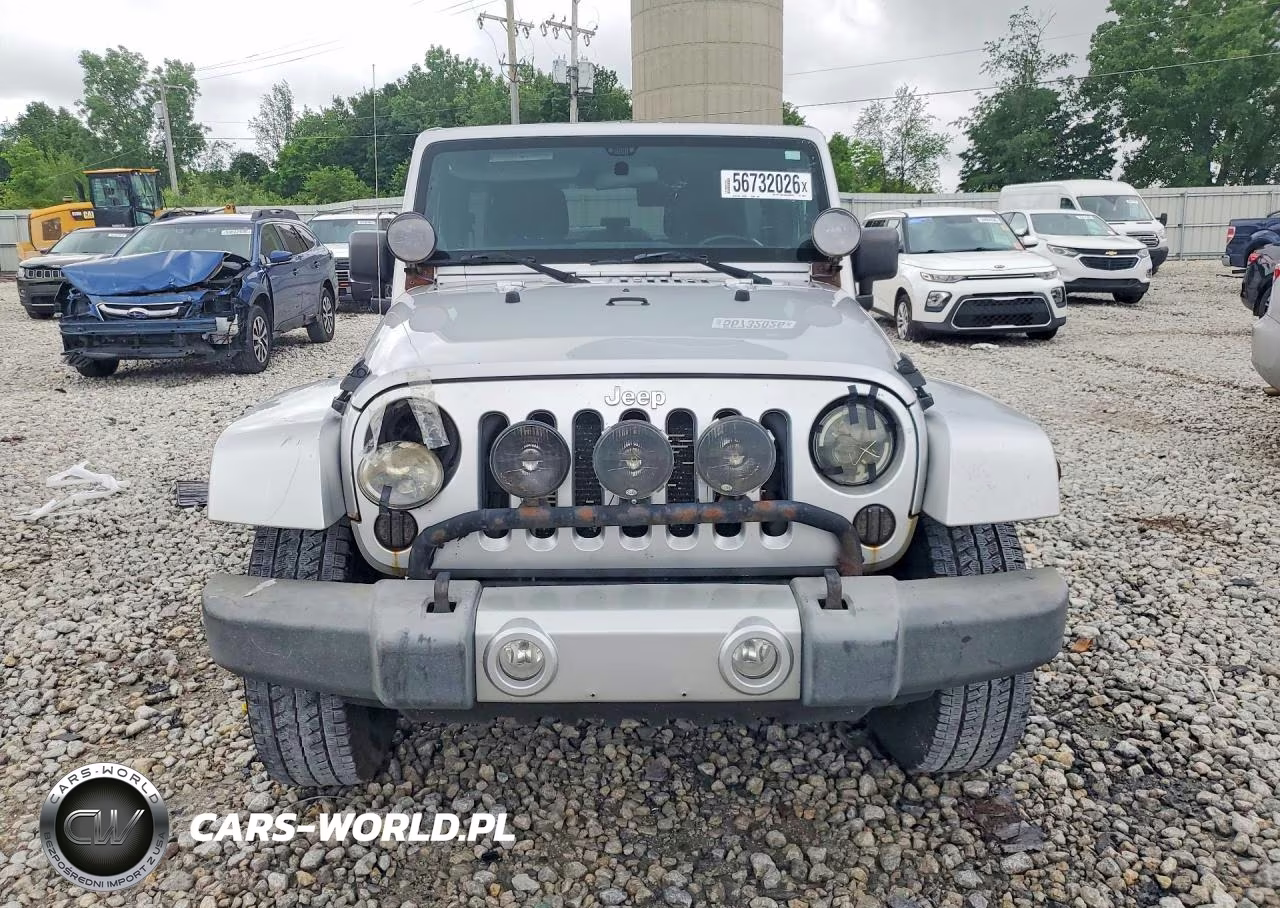 2012 Jeep Wrangler Unlimited Sahara VIN:1C4BJWEG7CL150012 - 5