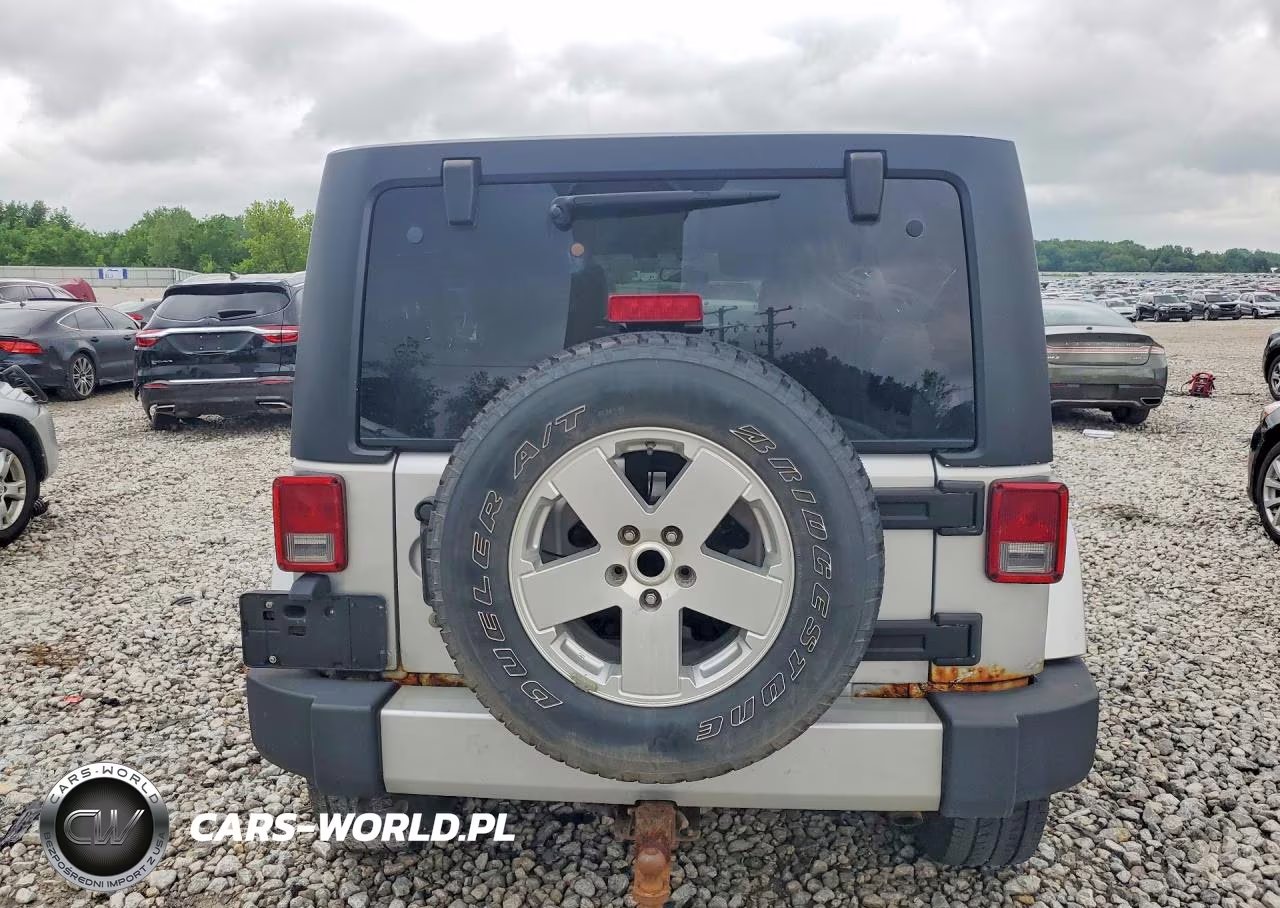 2012 Jeep Wrangler Unlimited Sahara VIN:1C4BJWEG7CL150012 - 6