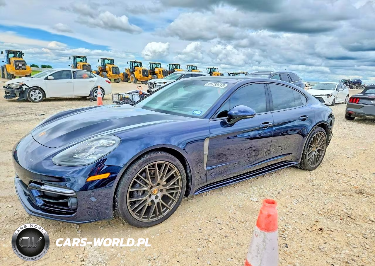 2022 Porsche Panamera Base