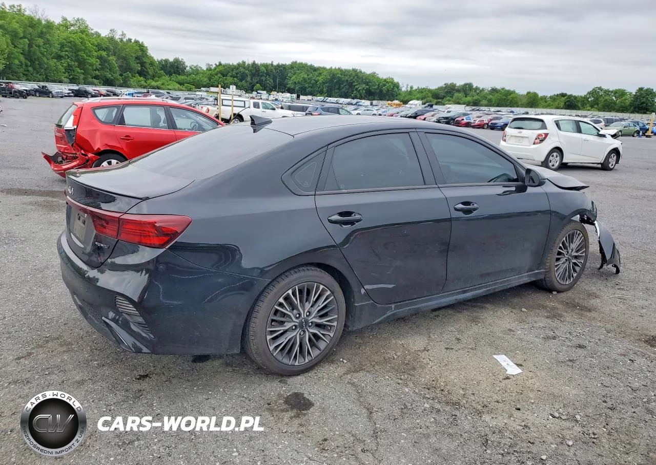 2023 Kia Forte Gt Line VIN:3KPF54AD1PE529141 - 3