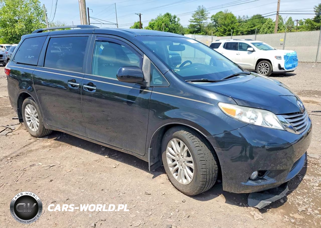 2015 Toyota Sienna Xle 8-Passenger VIN:5TDYK3DC8FS604307 - 4