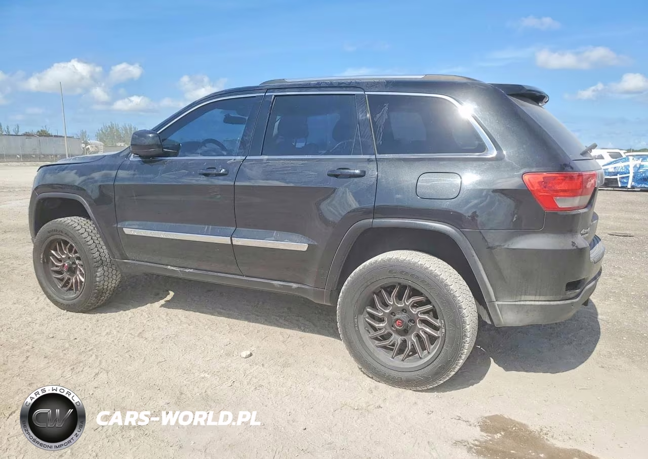 2011 Jeep Grand Cherokee Laredo VIN:1J4RR4GG8BC555538 - 2