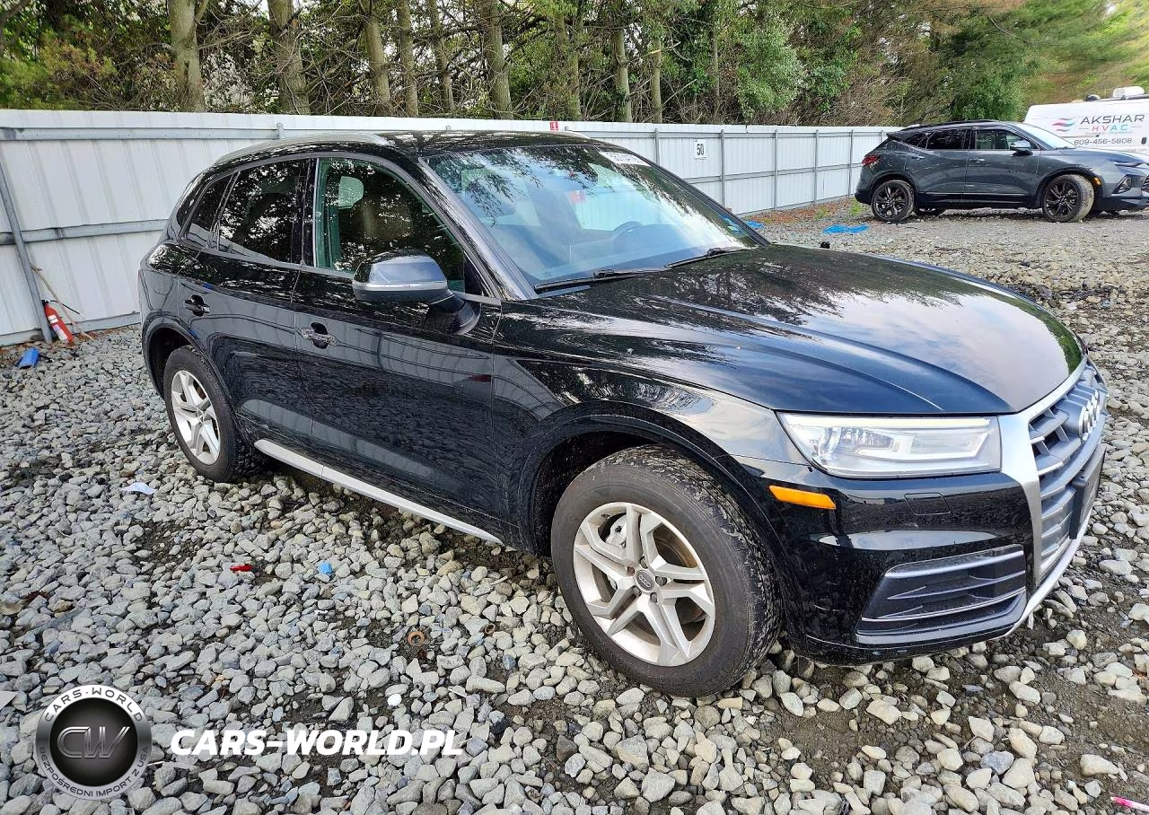 2018 Audi Q5 Premium VIN:WA1ANAFY3J2225330 - 4