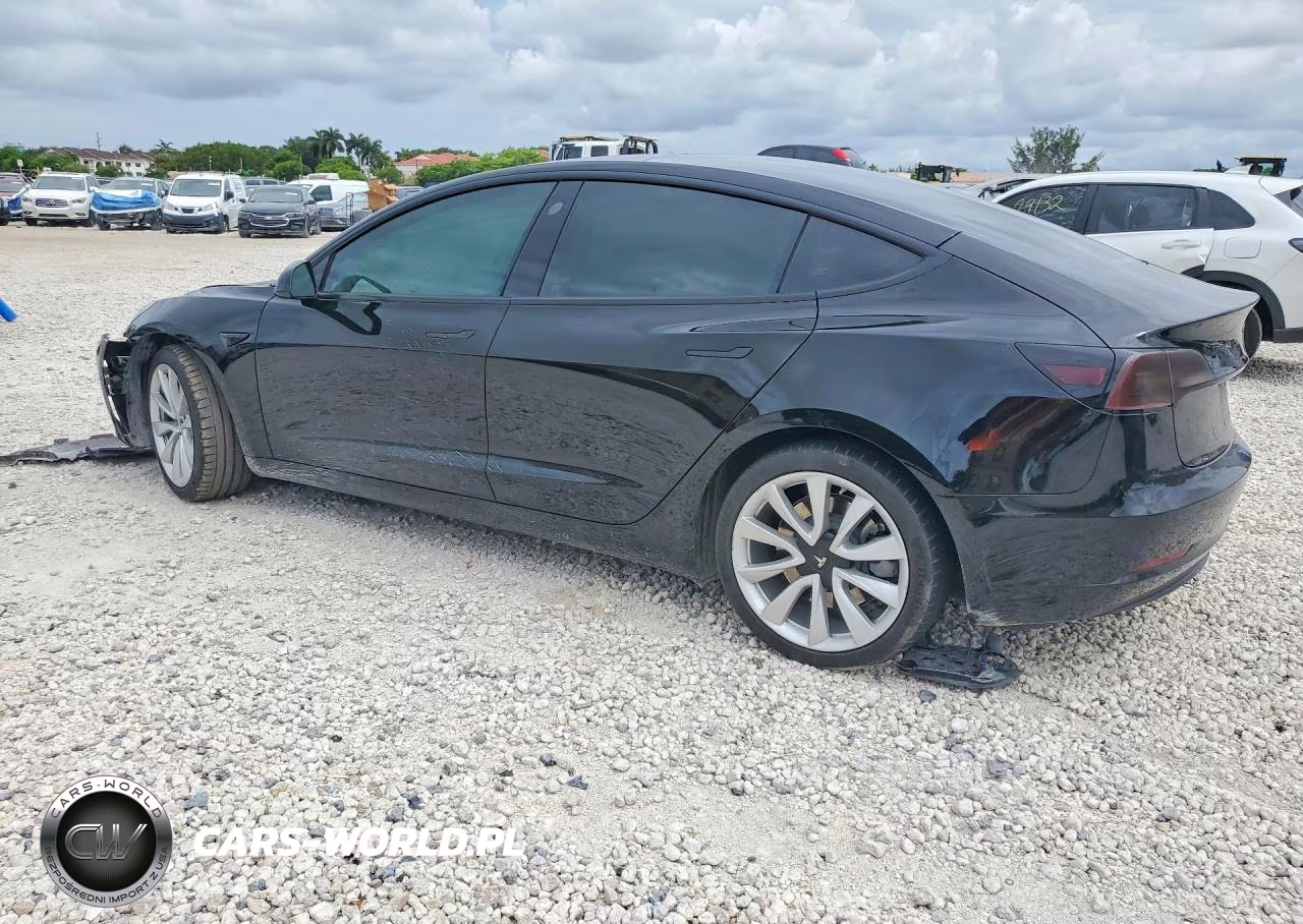 2018 Tesla Model 3 VIN:5YJ3E1EB6JF184636 - 2