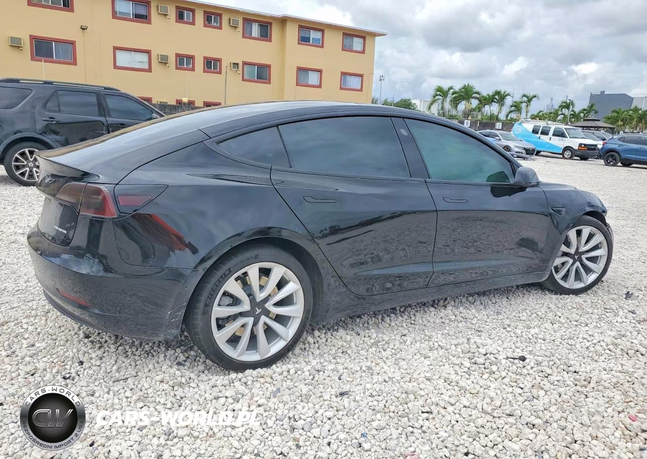 2018 Tesla Model 3 VIN:5YJ3E1EB6JF184636 - 3