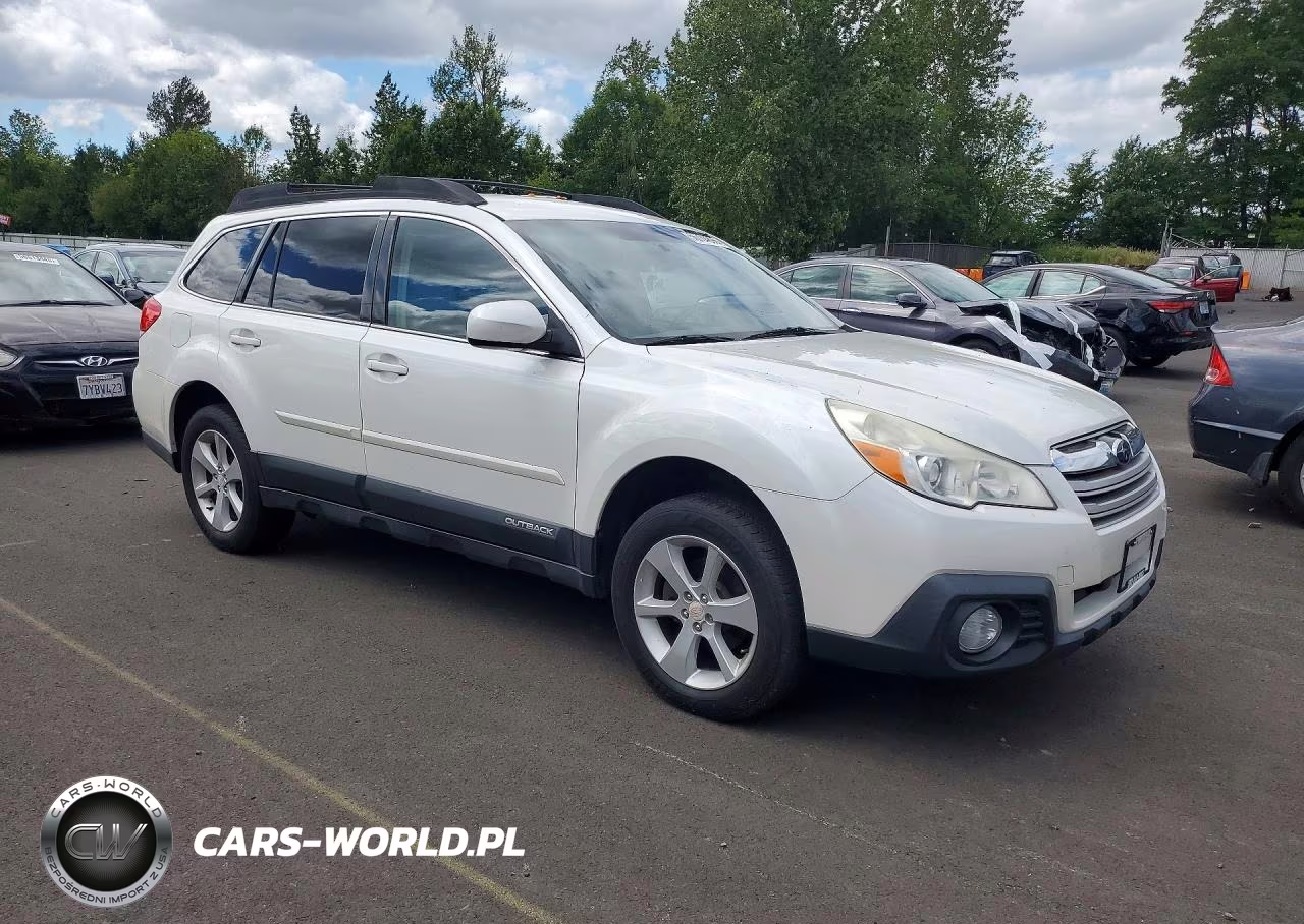 2013 Subaru Outback 2.5I Premium VIN:4S4BRCCC5D3313096 - 4