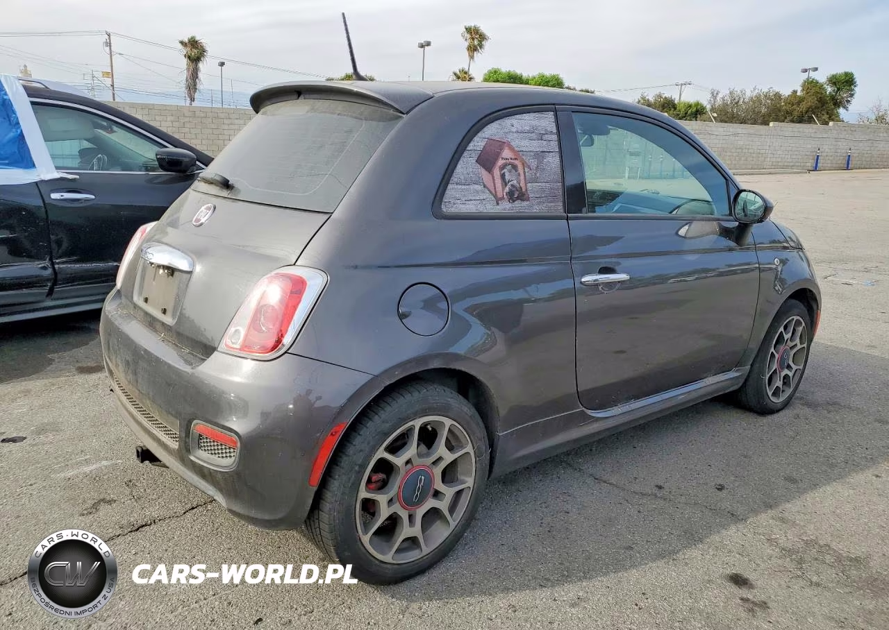 2015 Fiat 500 Sport VIN:3C3CFFBR2FT623596 - 3