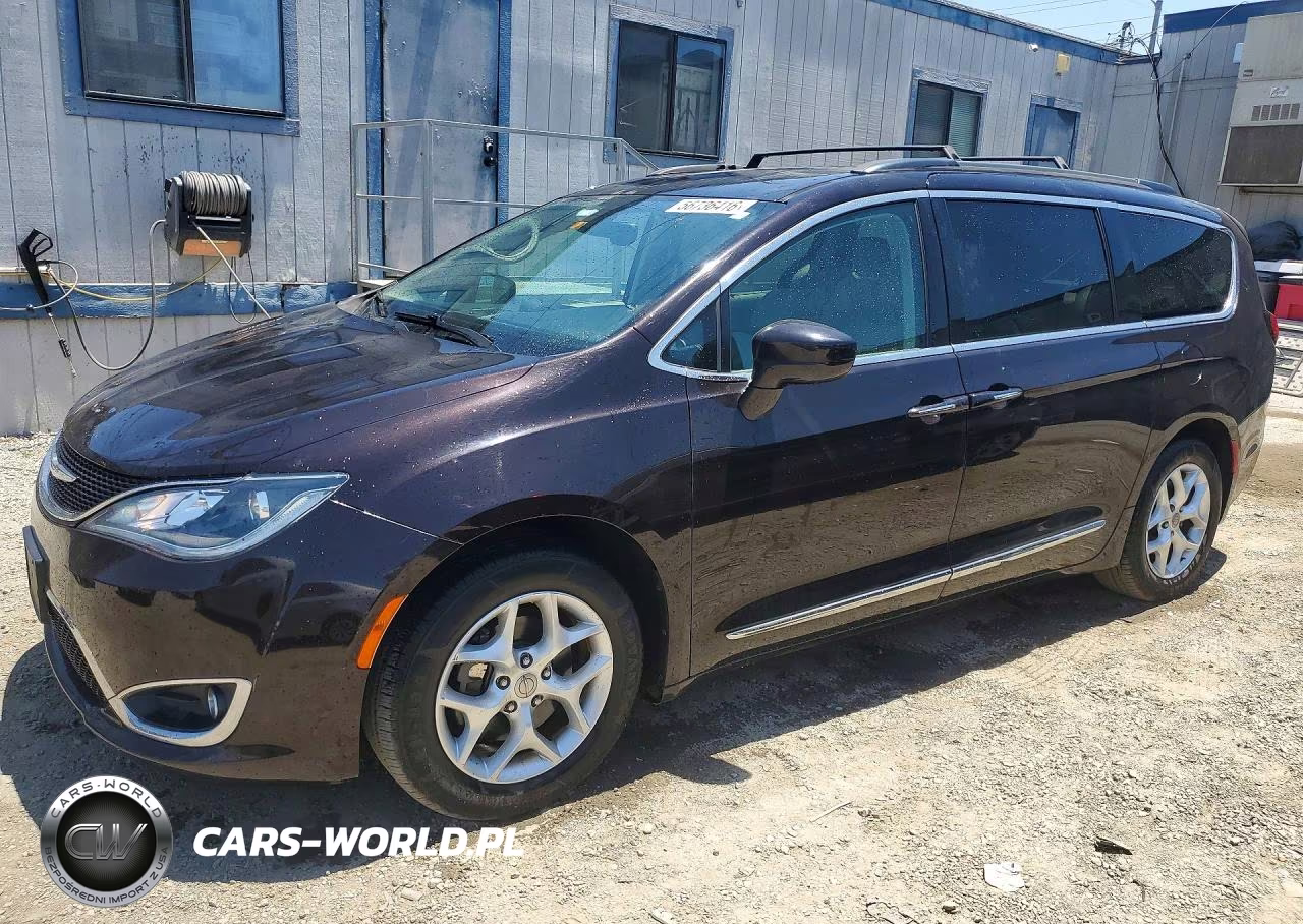 2017 Chrysler Pacifica Touring L – zdjęcie 1 z 13