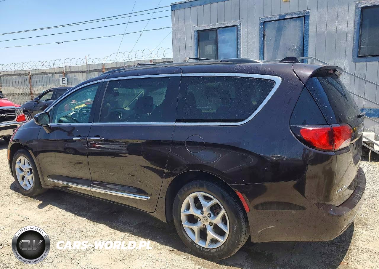 2017 Chrysler Pacifica Touring L VIN:2C4RC1BG5HR571015 - 2