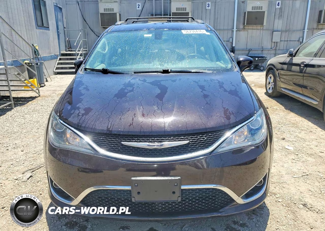 2017 Chrysler Pacifica Touring L VIN:2C4RC1BG5HR571015 - 5