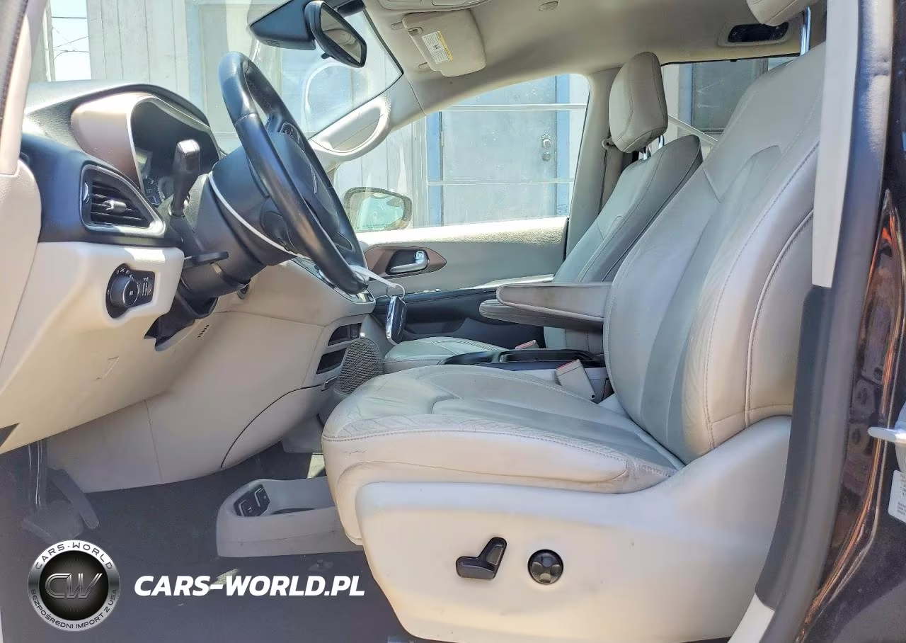 2017 Chrysler Pacifica Touring L VIN:2C4RC1BG5HR571015 - 7
