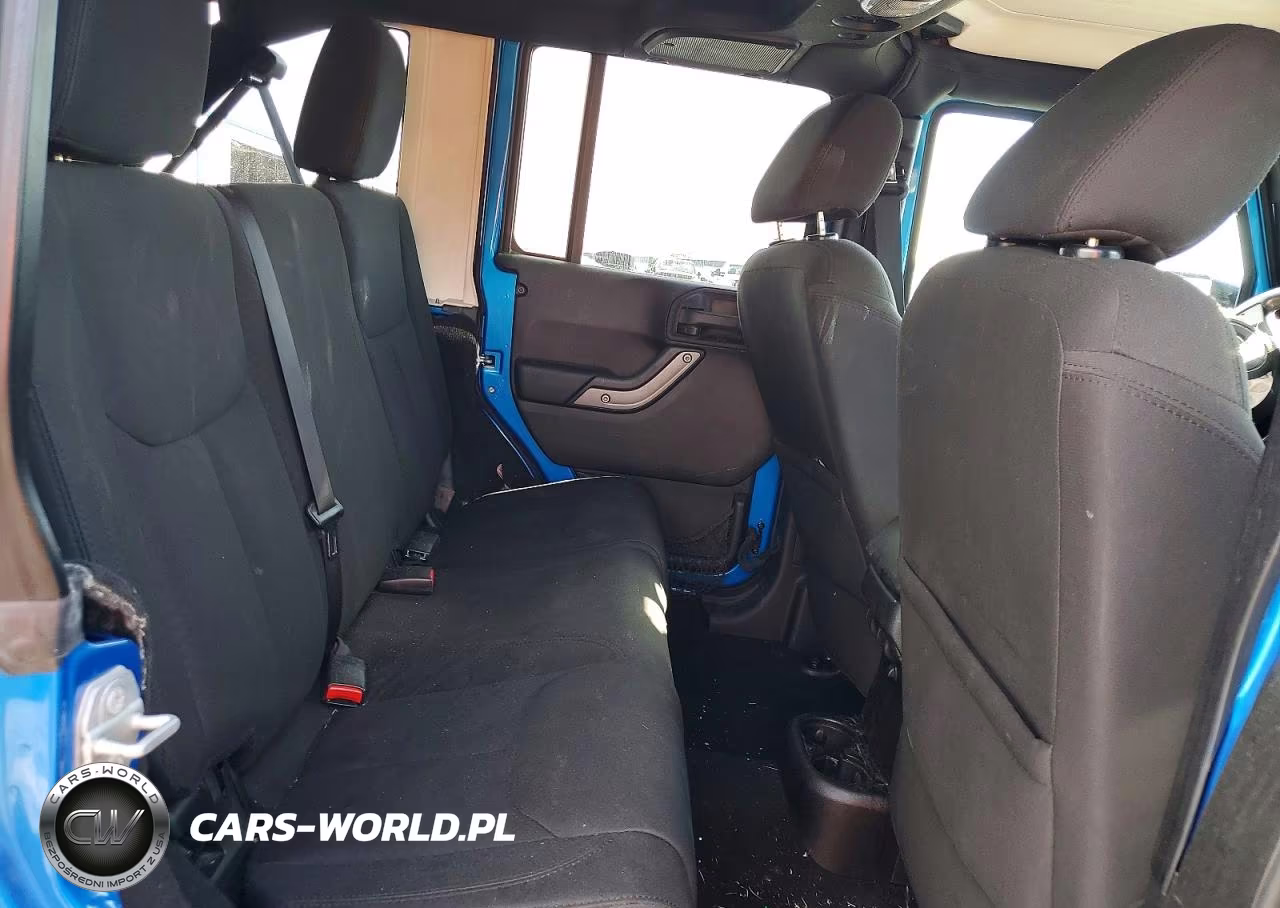 2015 Jeep Wrangler Unlimited Sport VIN:1C4BJWDGXFL732093 - 11