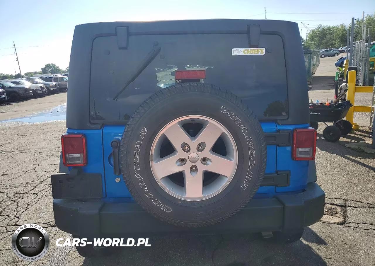 2015 Jeep Wrangler Unlimited Sport VIN:1C4BJWDGXFL732093 - 6