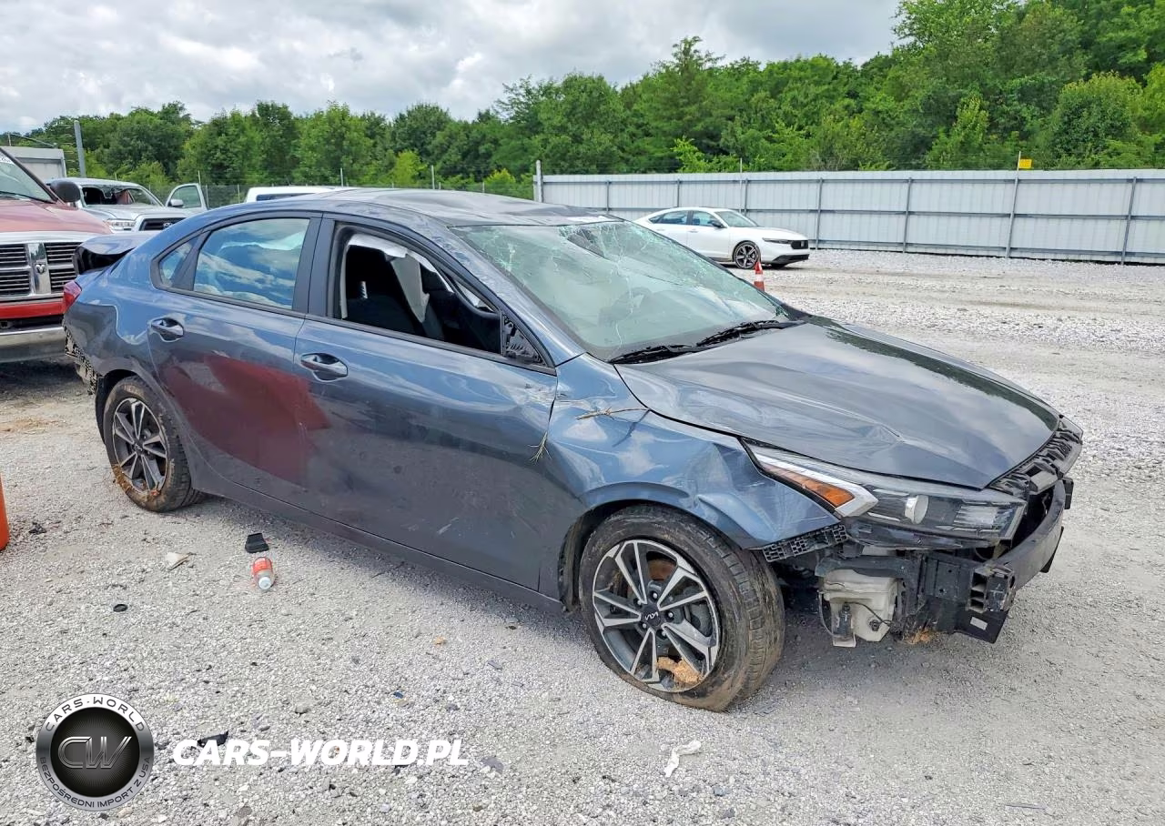 2023 Kia Forte Lxs VIN:3KPF24AD5PE541530 - 4