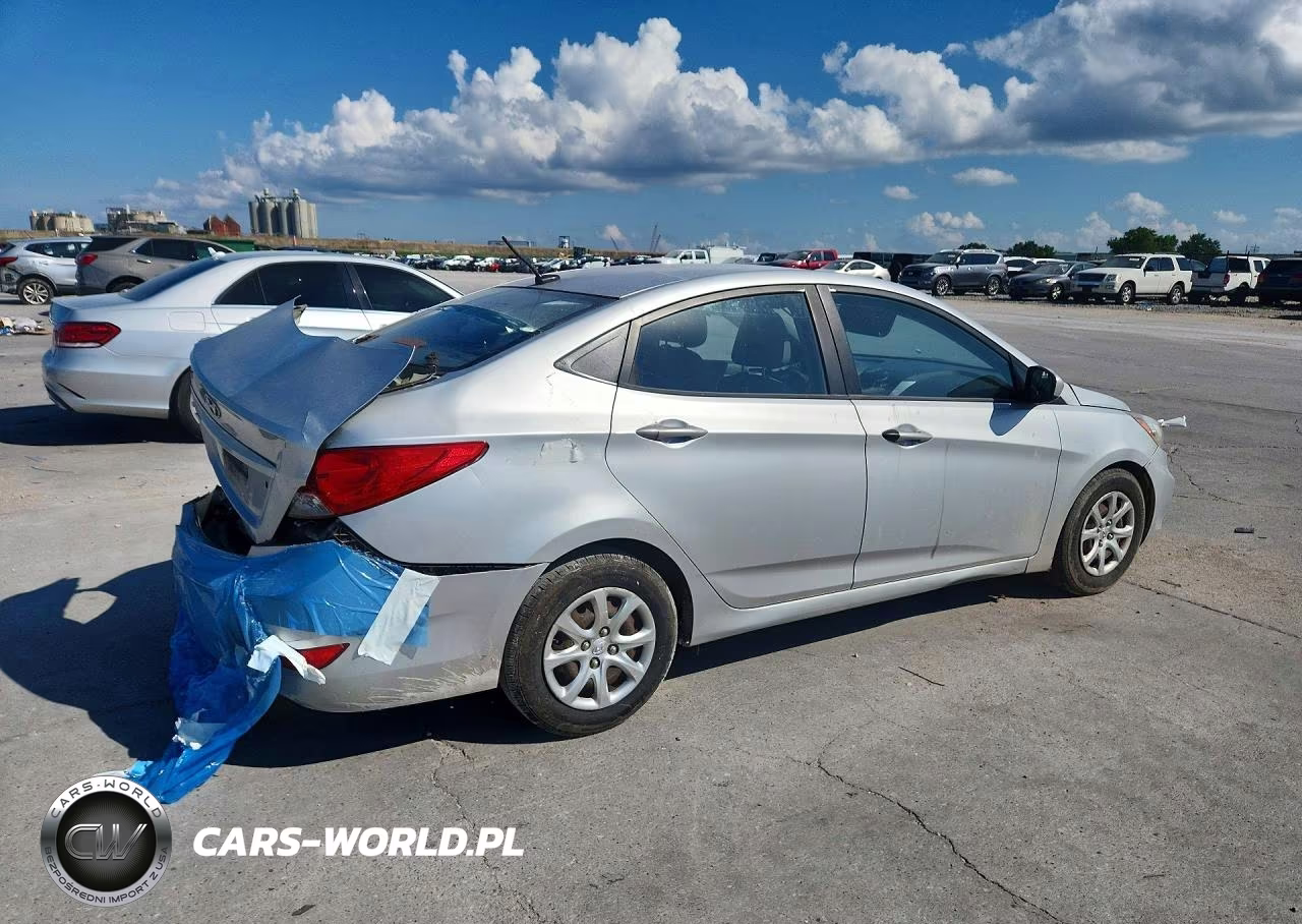 2013 Hyundai Accent Gls VIN:KMHCT4AE0DU523230 - 3