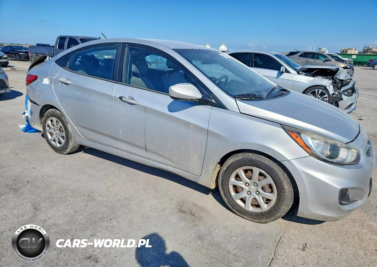 2013 Hyundai Accent Gls VIN:KMHCT4AE0DU523230 - 4