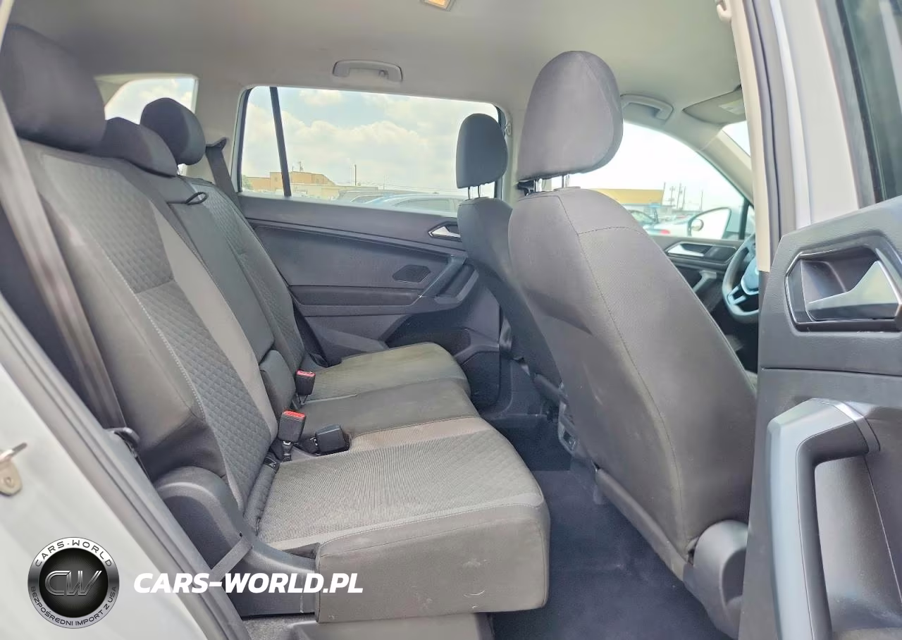 2018 Volkswagen Tiguan S VIN:3VV187AXXJM068423 - 10