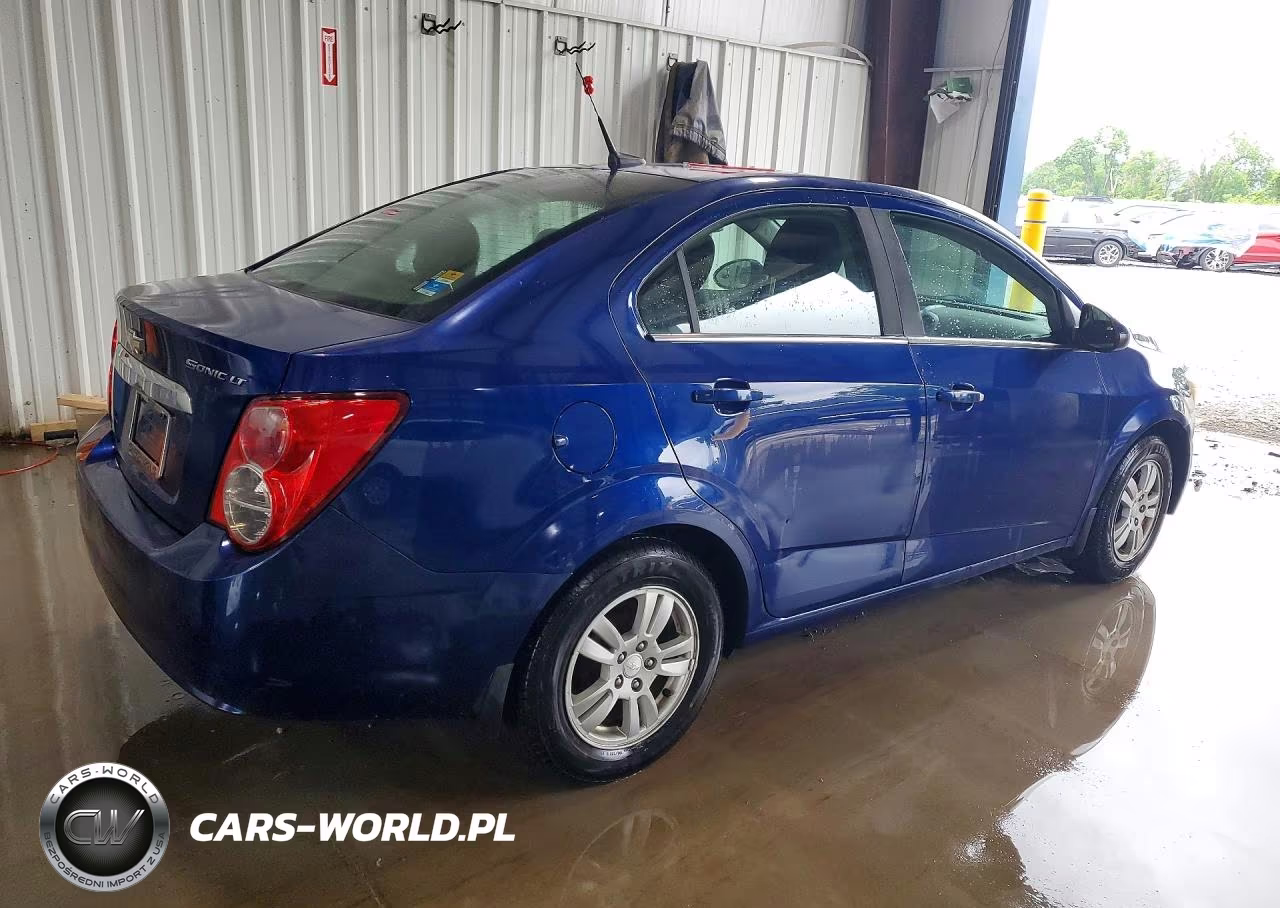 2014 Chevrolet Sonic VIN:1G1JC5SG4E4116880 - 3