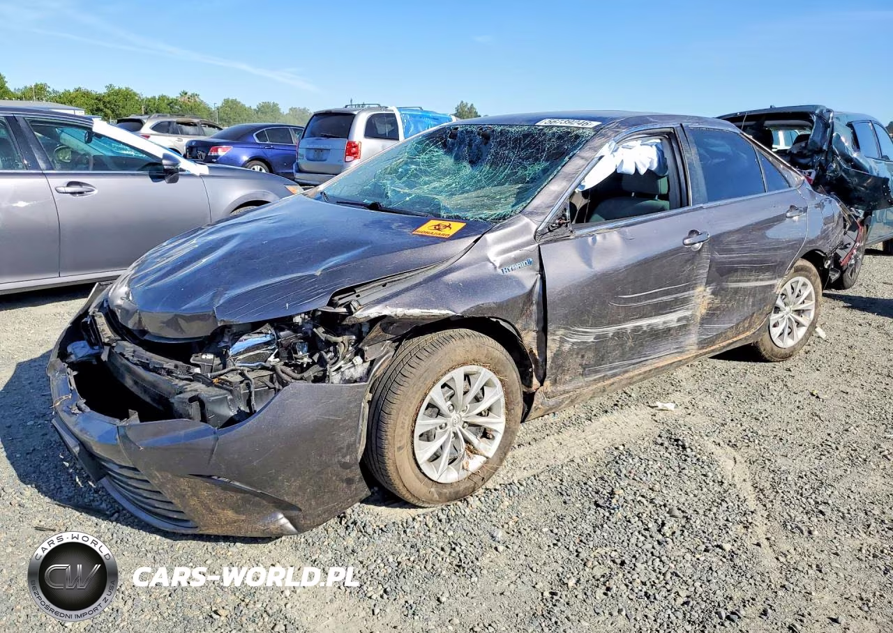 2016 Toyota Camry Hybrid Le – zdjęcie 1 z 13