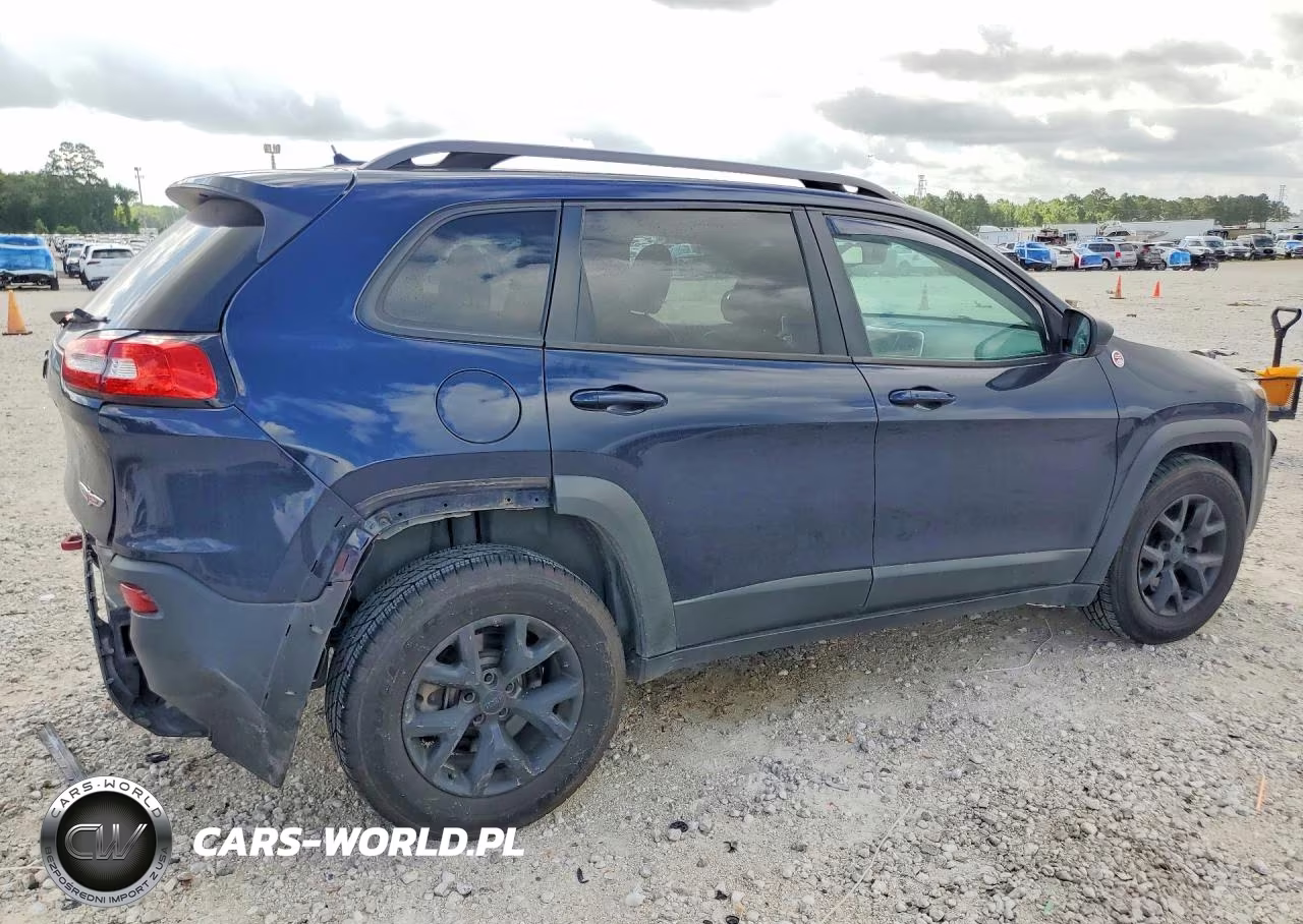 2015 Jeep Cherokee Trailhawk VIN:1C4PJMBS5FW687208 - 3