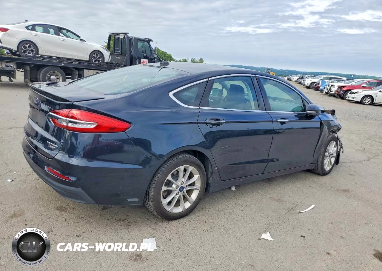 2020 Ford Fusion Titanium VIN:3FA6P0SU9LR251924 - 3
