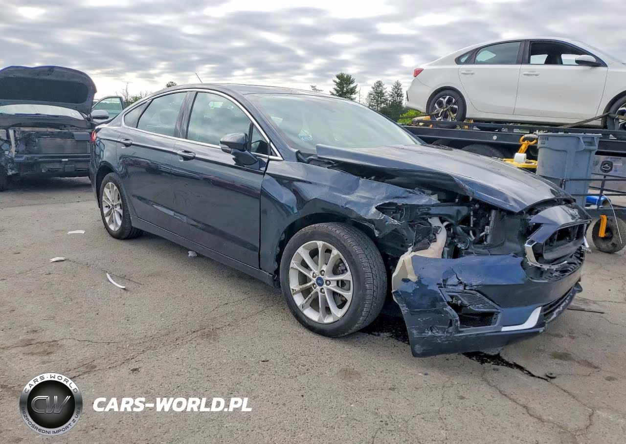 2020 Ford Fusion Titanium VIN:3FA6P0SU9LR251924 - 4