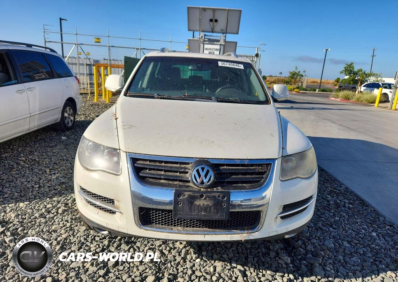 2010 Volkswagen Touareg V6 VIN:WVGBF7A9XAD000817 - 5