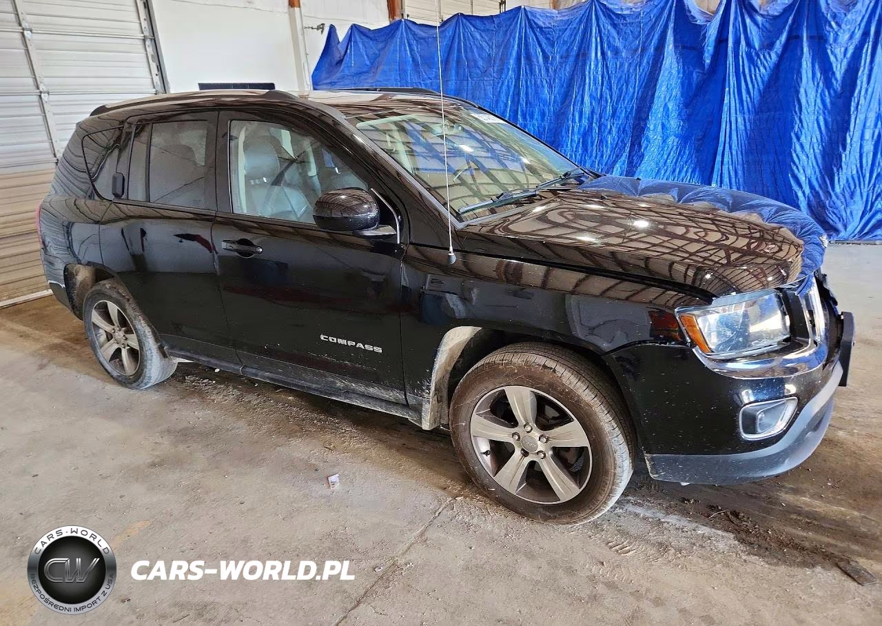 2017 Jeep Compass Latitude VIN:1C4NJCEBXHD185001 - 4