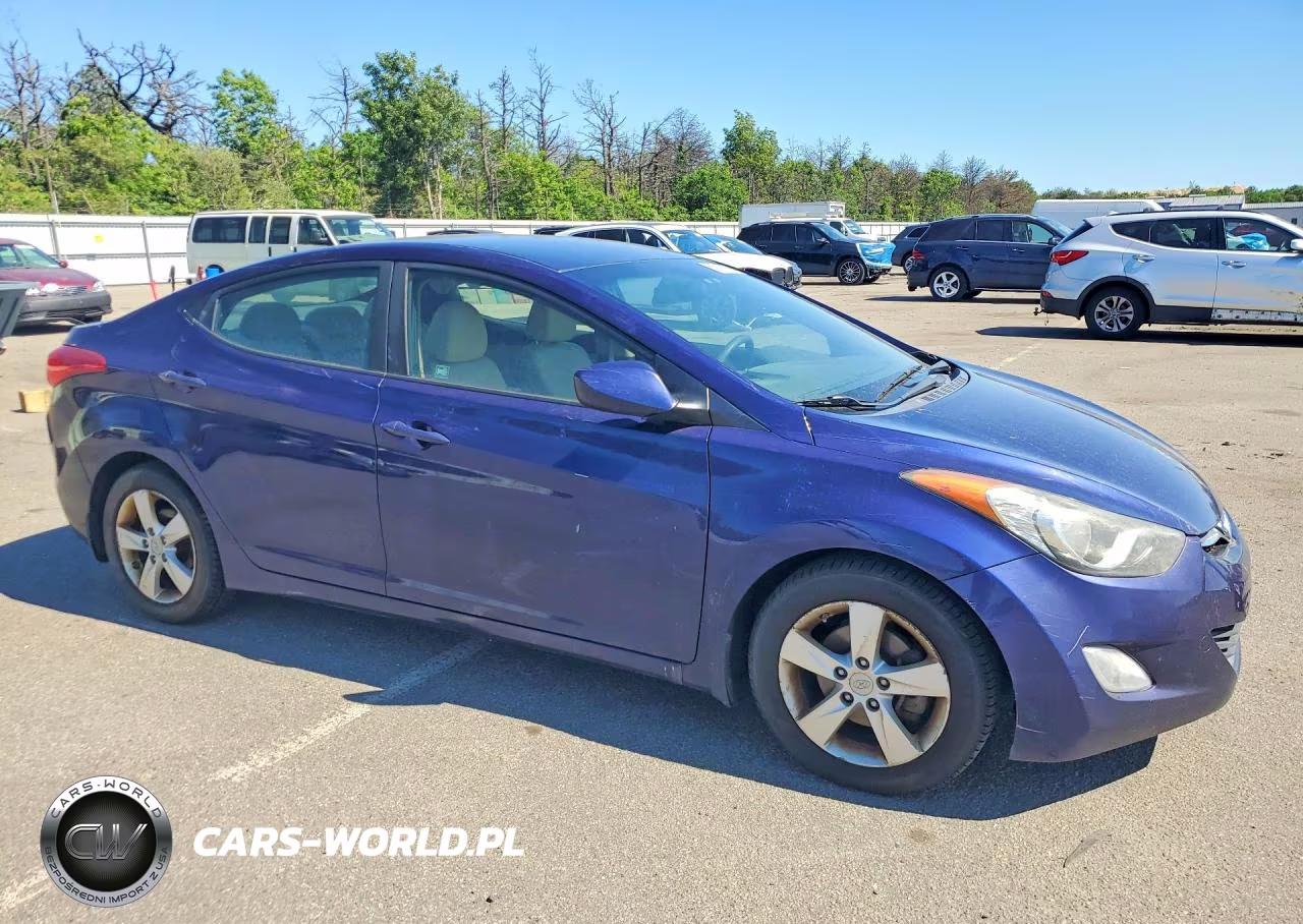 2013 Hyundai Elantra Gls VIN:5NPDH4AE4DH303853 - 4