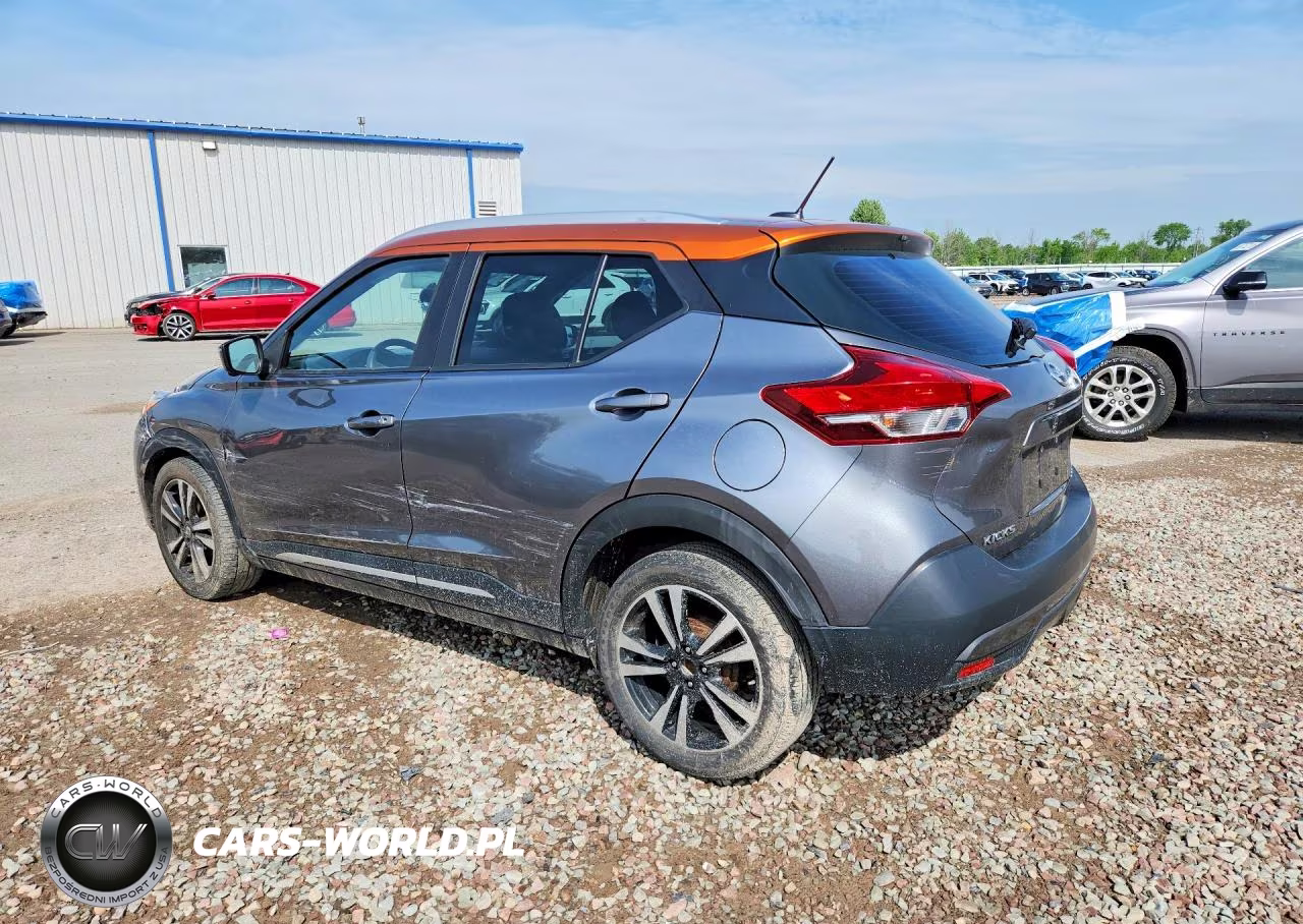 2018 Nissan Kicks S VIN:3N1CP5CU2JL525928 - 2