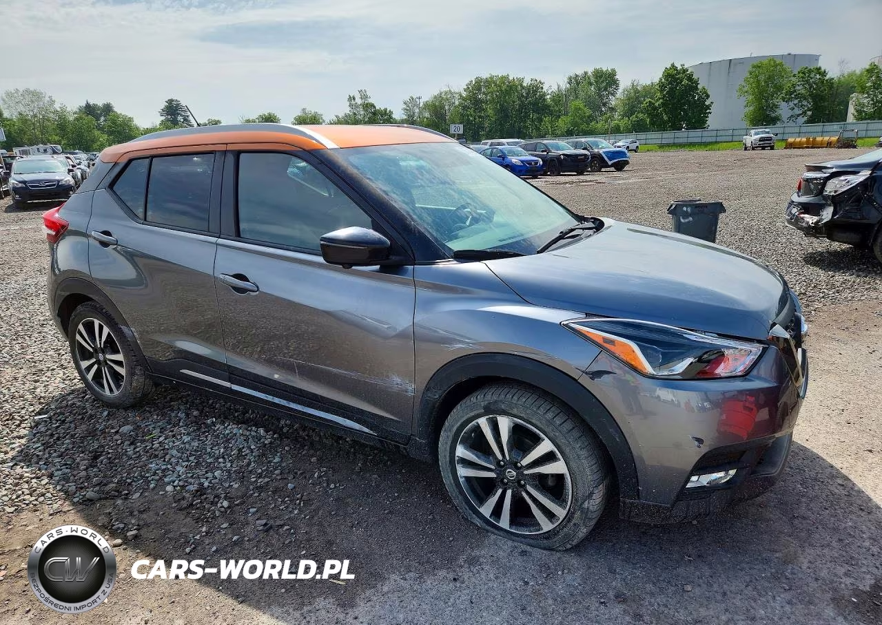 2018 Nissan Kicks S VIN:3N1CP5CU2JL525928 - 4
