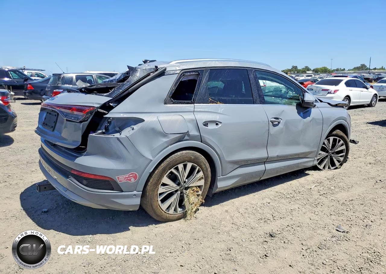 2023 Audi Q4 E-Tron Premium Plus VIN:WA1BCBFZ0PP022318 - 3
