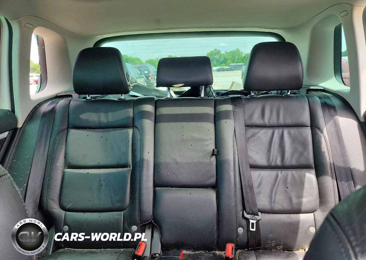 2012 Volkswagen Tiguan S VIN:WVGAV7AX0CW001804 - 10