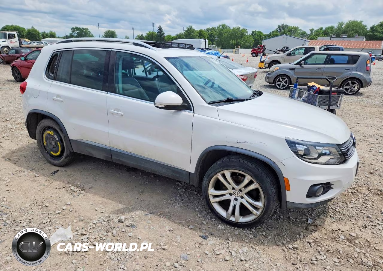 2012 Volkswagen Tiguan S VIN:WVGAV7AX0CW001804 - 4