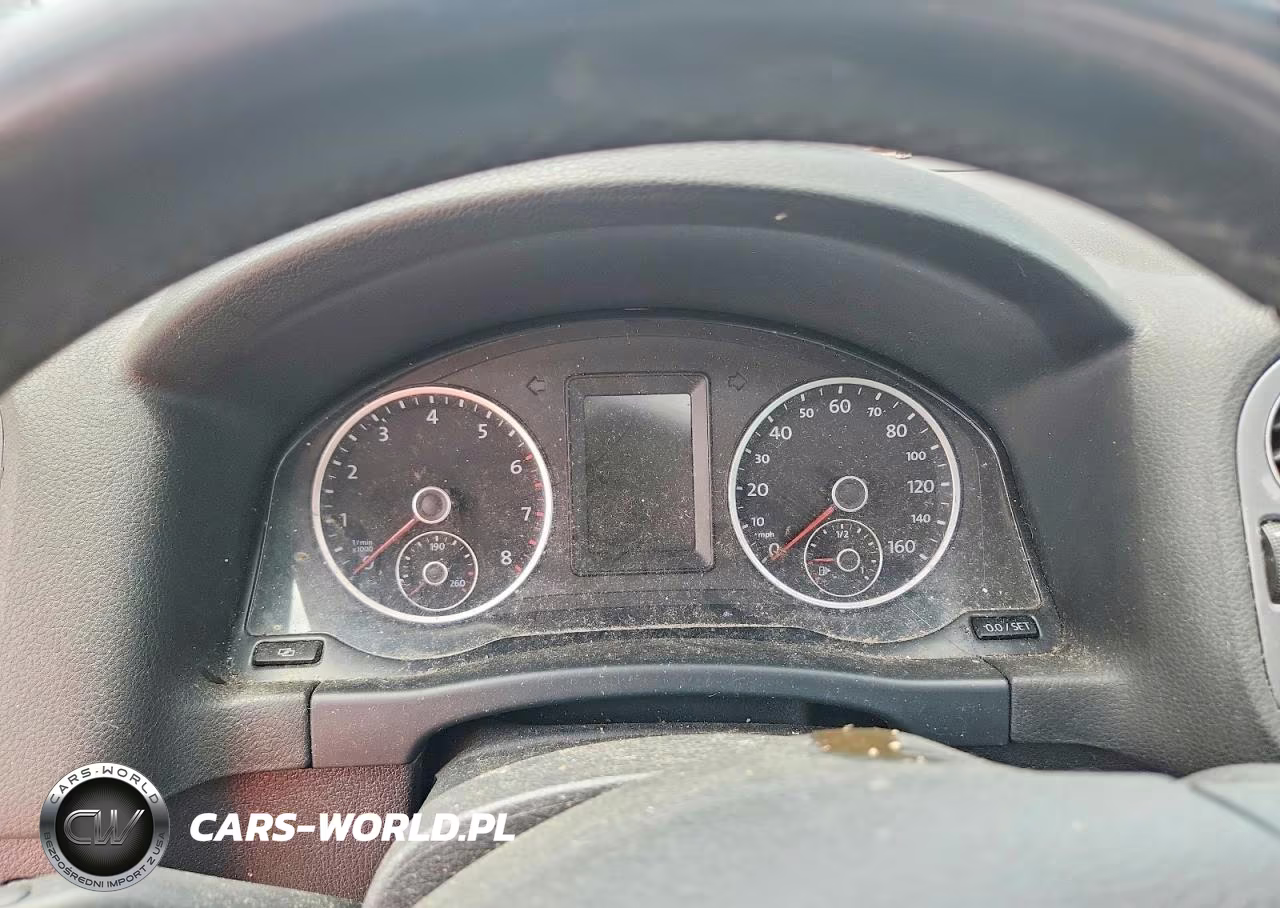 2012 Volkswagen Tiguan S VIN:WVGAV7AX0CW001804 - 9