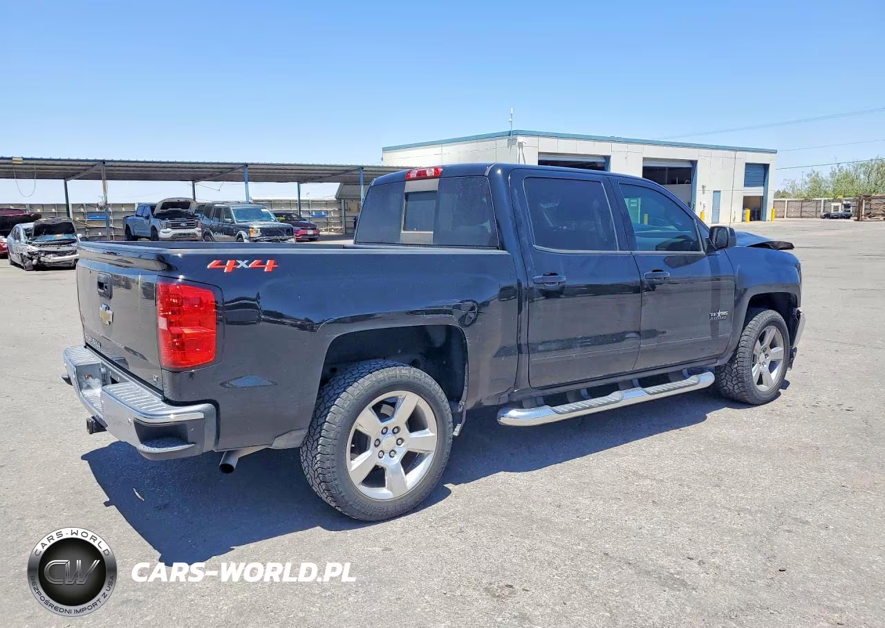 2018 Chevrolet Silverado K1500 Lt VIN:3GCUKREC0JG608990 - 3
