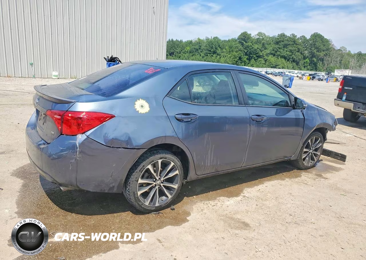 2018 Toyota Corolla Se VIN:5YFBURHE0JP834374 - 3