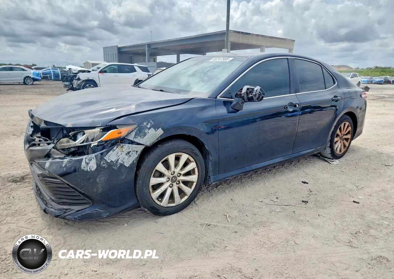 2018 Toyota Camry Le – zdjęcie 1 z 12