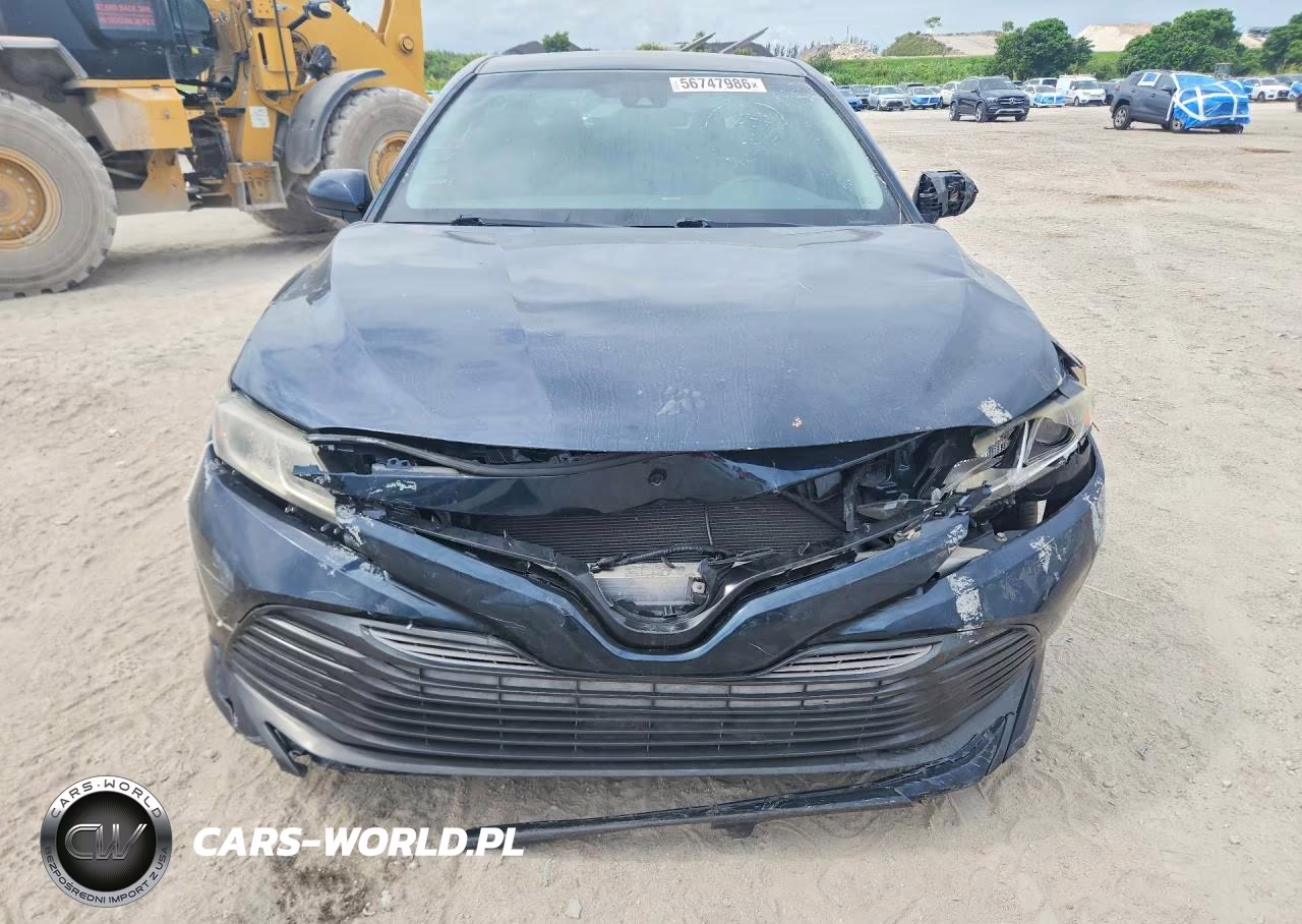 2018 Toyota Camry Le VIN:4T1B11HK2JU609761 - 5