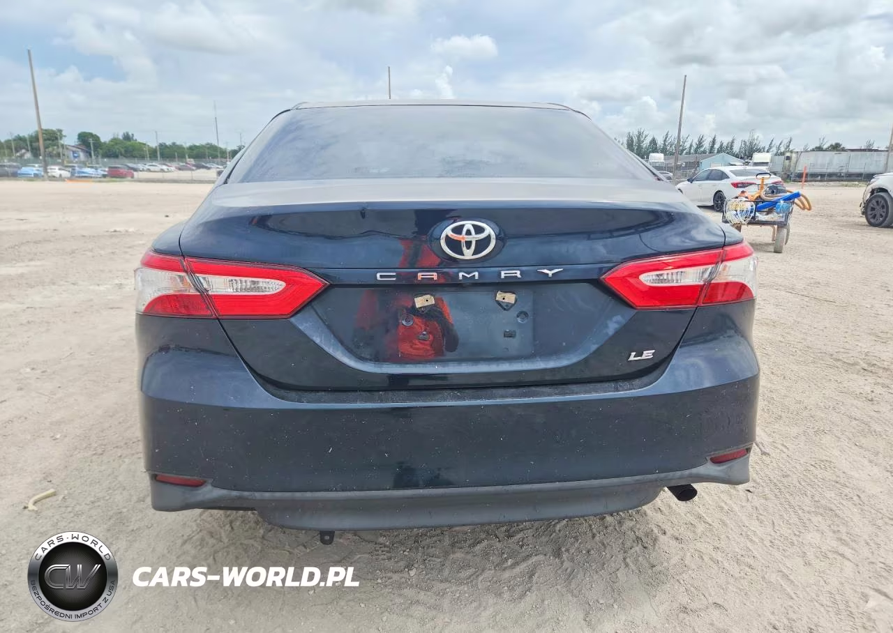 2018 Toyota Camry Le VIN:4T1B11HK2JU609761 - 6