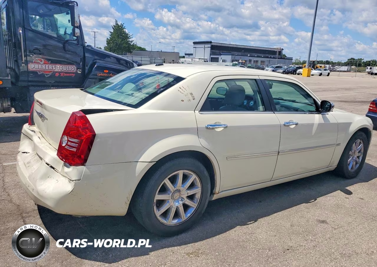 2010 Chrysler 300 Touring VIN:2C3CA5CV9AH112621 - 3