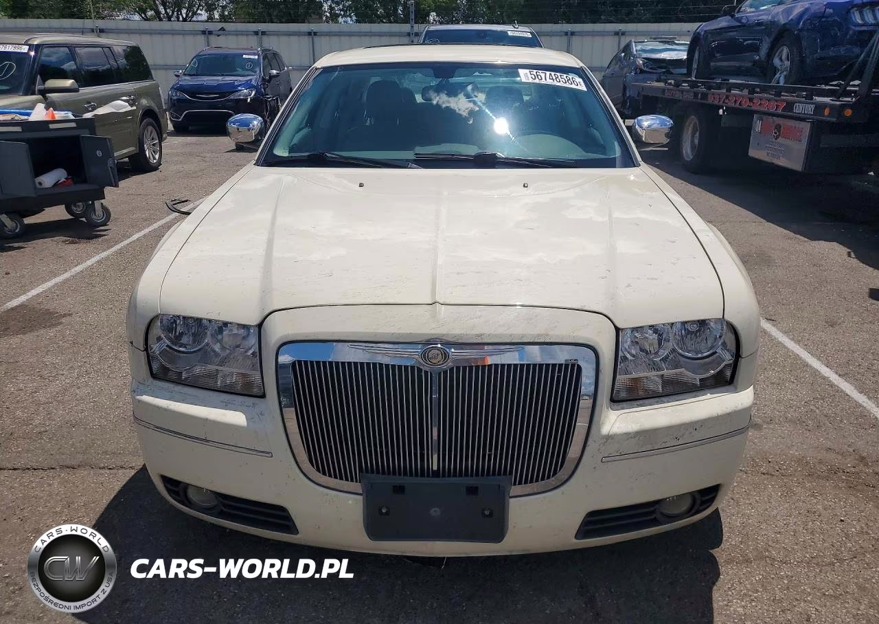2010 Chrysler 300 Touring VIN:2C3CA5CV9AH112621 - 5