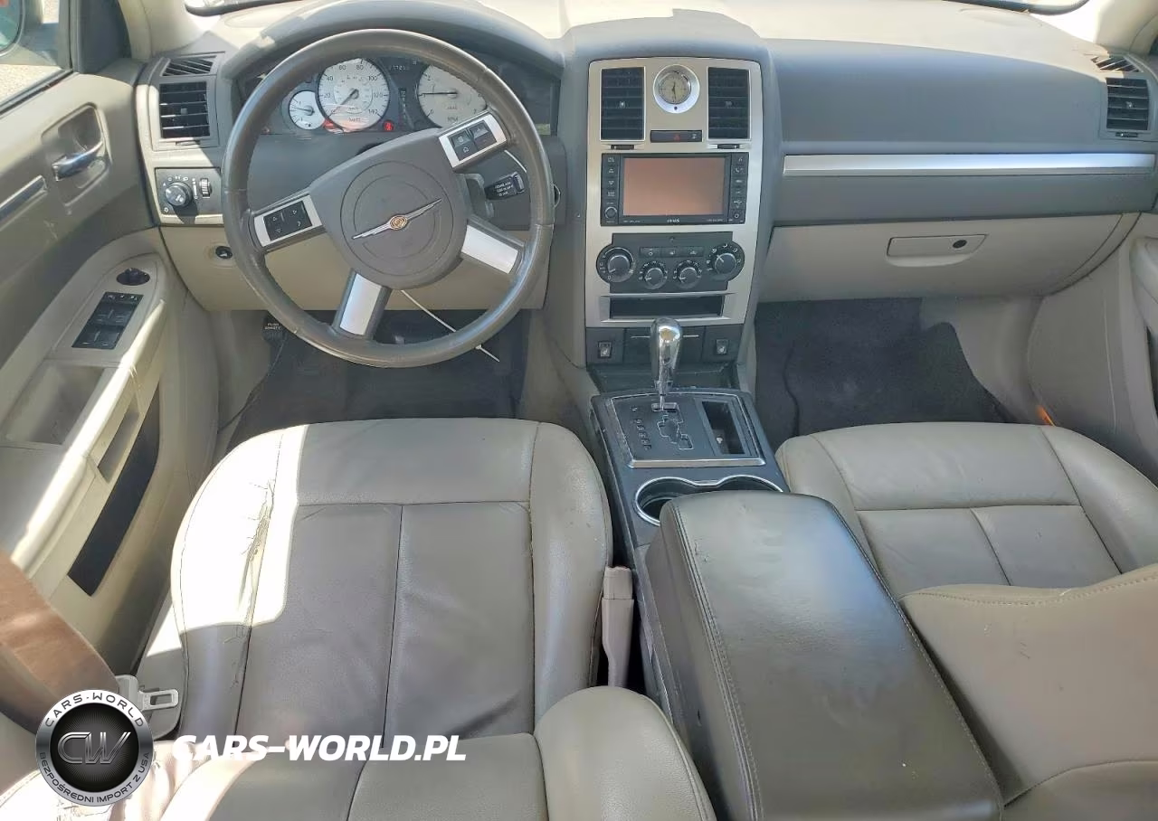 2010 Chrysler 300 Touring VIN:2C3CA5CV9AH112621 - 8
