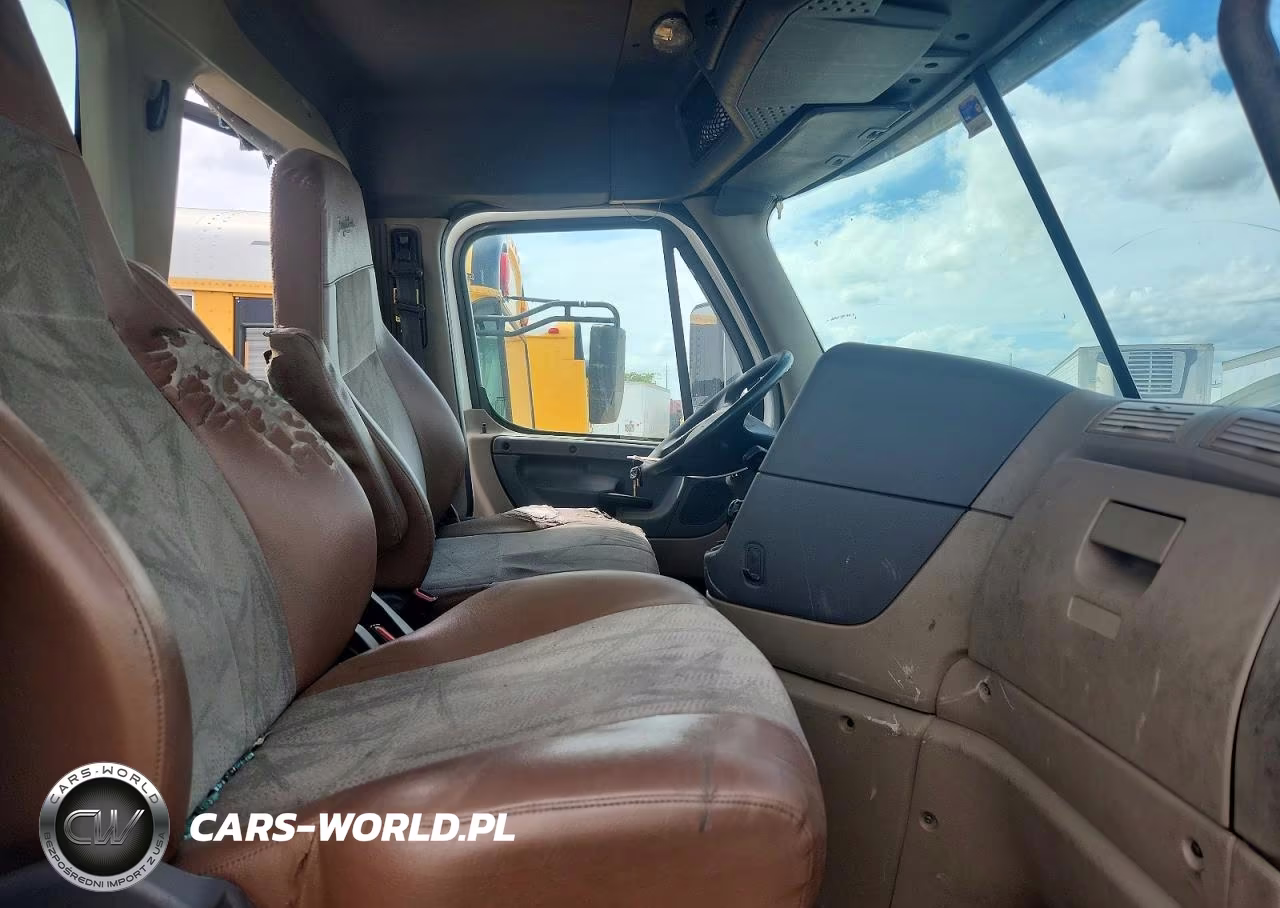 2017 Freightliner Cascadia 113 Semi Truck VIN:3AKJGBDV5HSJC7833 - 5