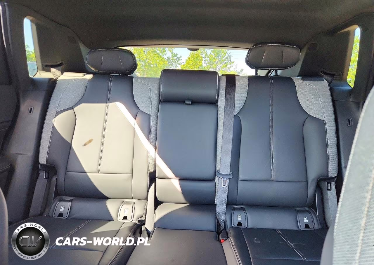 2024 Cadillac Lyriq Tech VIN:1GYKPMRL0RZ124992 - 10