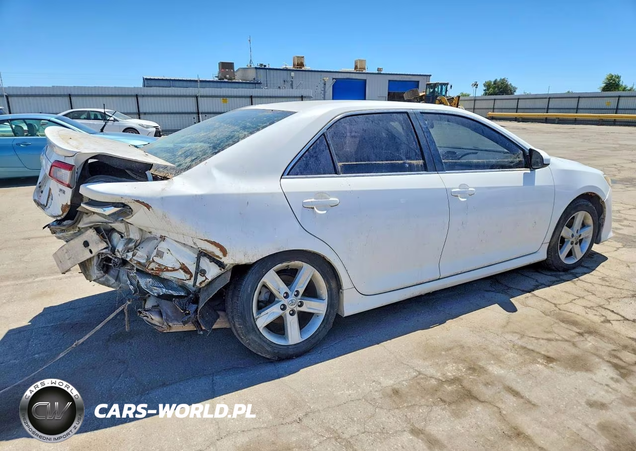 2014 Toyota Camry Se VIN:4T1BF1FK3EU767679 - 3