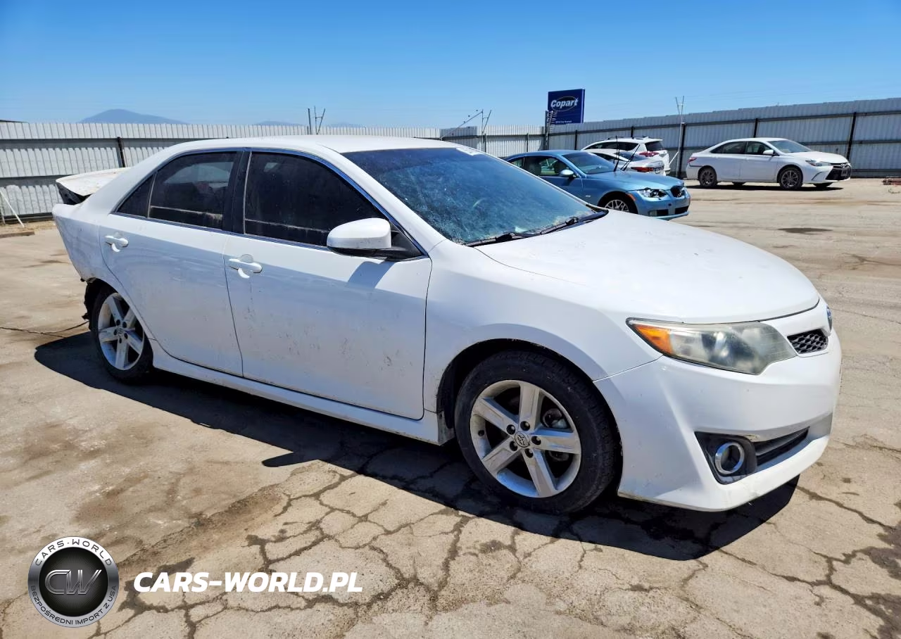 2014 Toyota Camry Se VIN:4T1BF1FK3EU767679 - 4