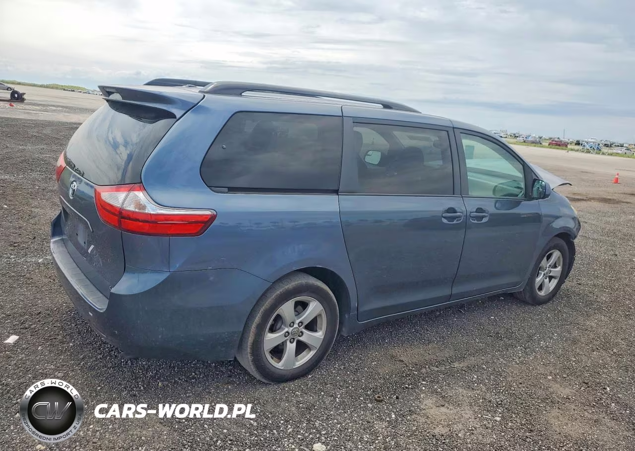 2015 Toyota Sienna Le VIN:5TDKK3DC7FS656890 - 3