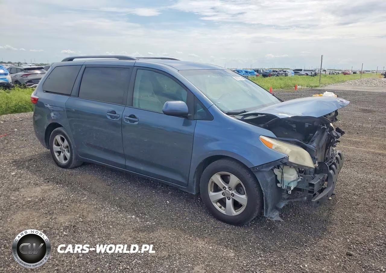 2015 Toyota Sienna Le VIN:5TDKK3DC7FS656890 - 4