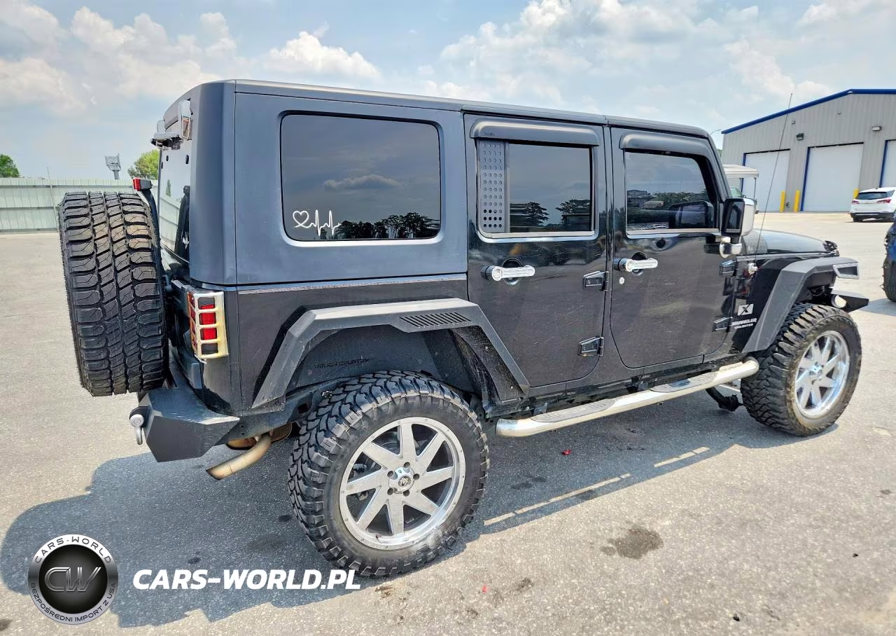 2008 Jeep Wrangler Unlimited X VIN:1J4GB39138L563649 - 3